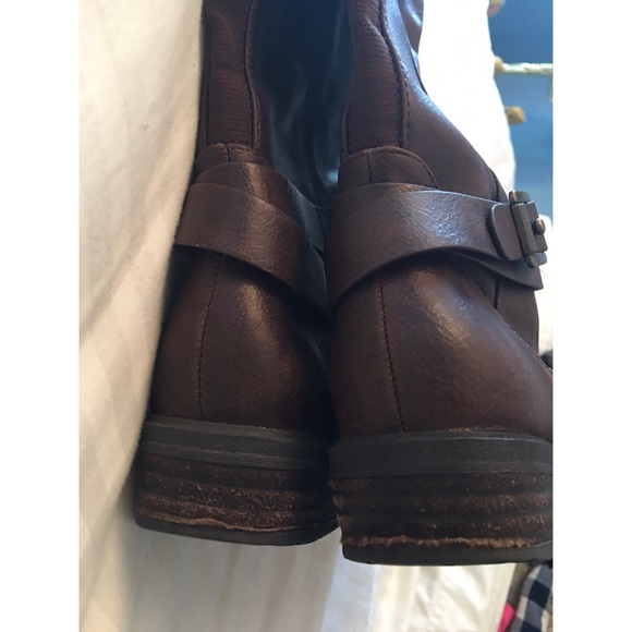 Boots - Picture 3 of 6